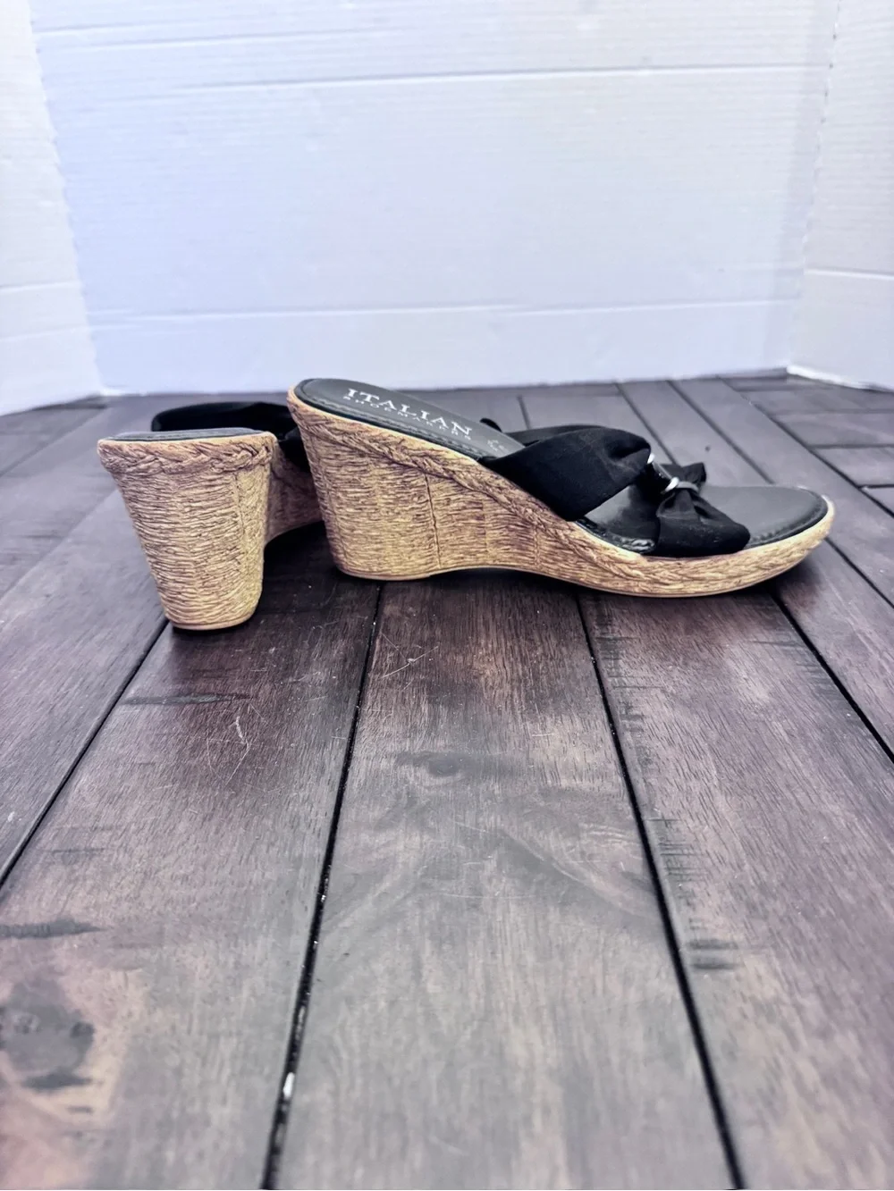 Italian Shoemakers Cork Wedge Size 9W Slip on Sandals Heel Black Jewel